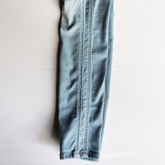 Crescent Drive Denim - Picture 4 of 8